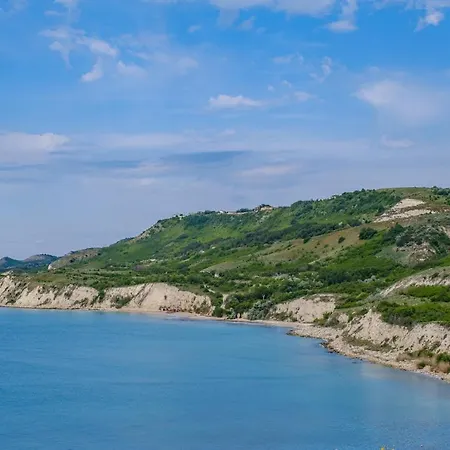 At Lighthouse Golf By Parnas Estate Апарт-отель