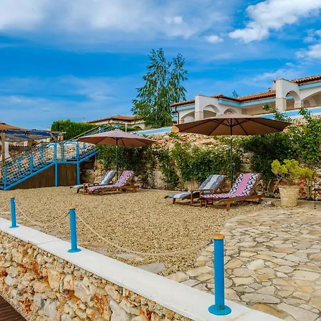 At Lighthouse Golf By Parnas Estate Апарт-отель