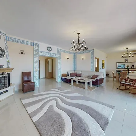 At Lighthouse Golf By Parnas Estate Апарт-отель *