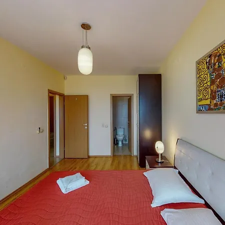 At Lighthouse Golf By Parnas Estate Апарт-отель *