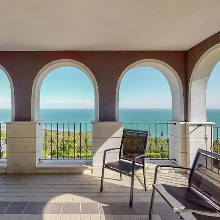 Lighthouse Luxe Estate & Balchik
