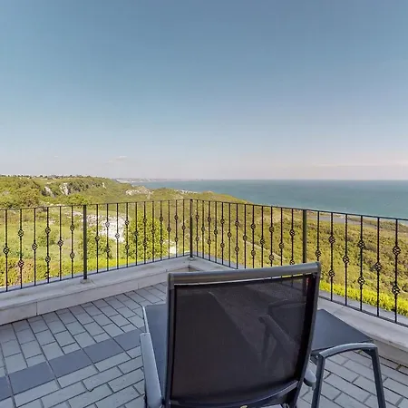 Villa Lighthouse Luxe Estate & *