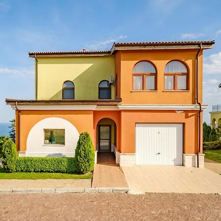 Lighthouse Luxe Estate & Villa Balchik