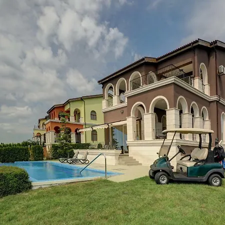 At Lighthouse Golf By Parnas Estate Апарт-отель Балчик