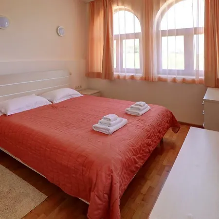 At Lighthouse Golf By Parnas Estate Апарт-отель *