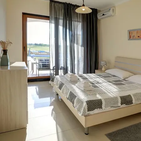 Апарт-отель At Lighthouse Golf By Parnas Estate