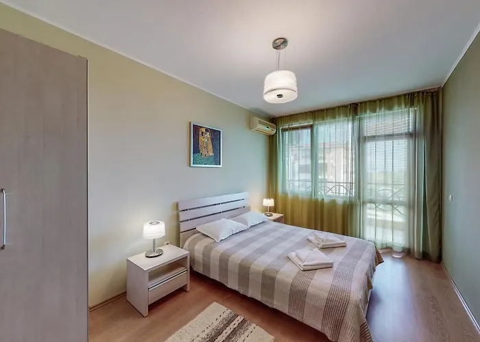 At Lighthouse Golf By Parnas Estate