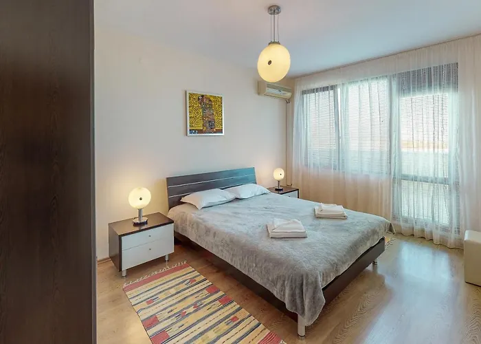 At Lighthouse Golf By Parnas Estate