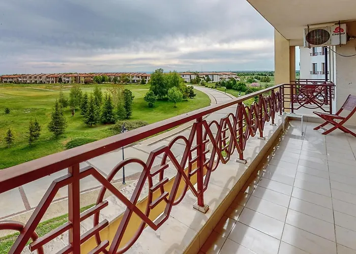 At Lighthouse Golf By Parnas Estate