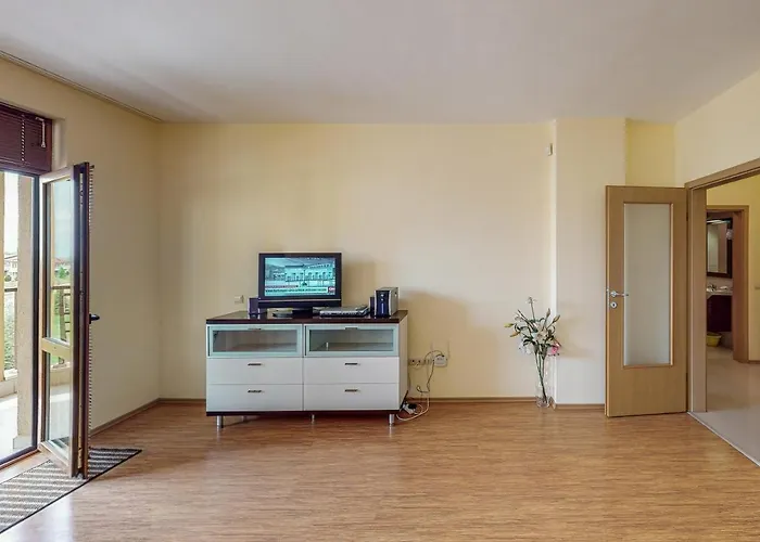 At Lighthouse Golf By Parnas Estate