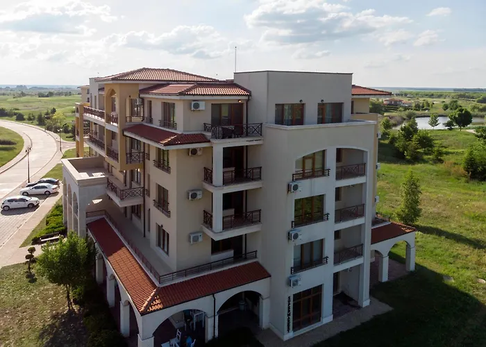 At Lighthouse Golf By Parnas Estate Appart hôtel