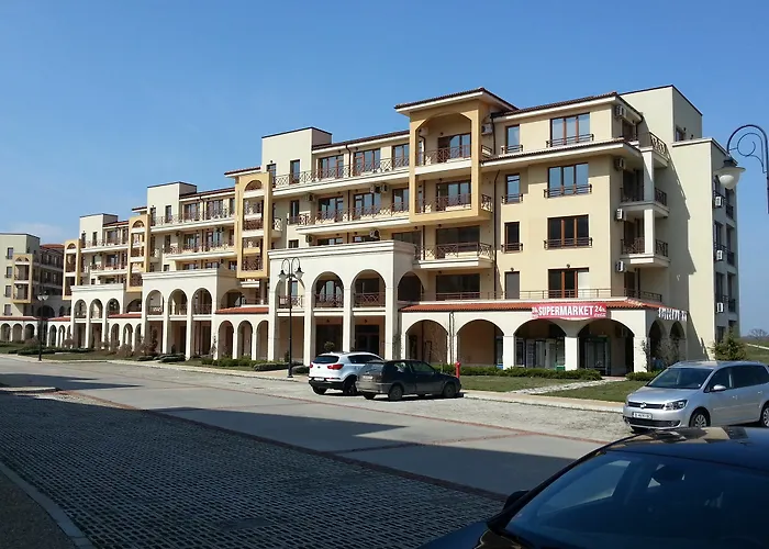 At Lighthouse Golf By Parnas Estate Appart hôtel *