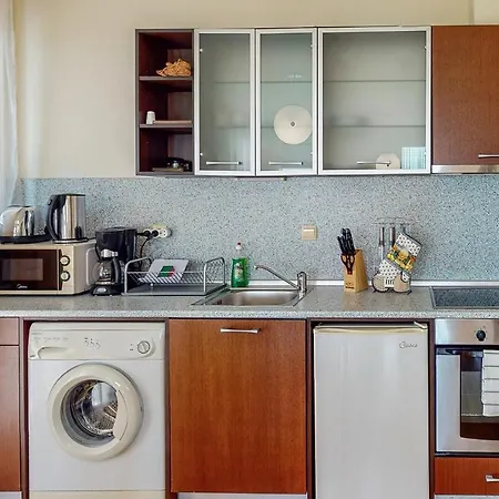 Ξενοδοχείο με διαμερίσματα At Lighthouse Golf By Parnas Estate *