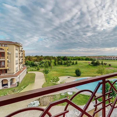 At Lighthouse Golf By Parnas Estate * Μπαλτσίκ