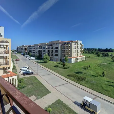 At Lighthouse Golf By Parnas Estate Μπαλτσίκ