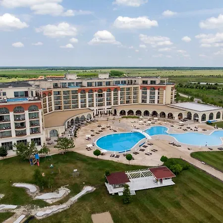 At Lighthouse Golf By Parnas Estate