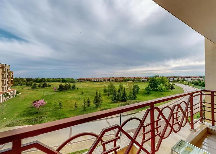 At Lighthouse Golf By Parnas Estate 아파트호텔 발치크