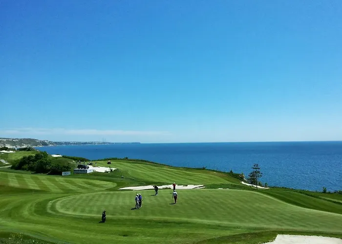 At Lighthouse Golf By Parnas Estate 발치크