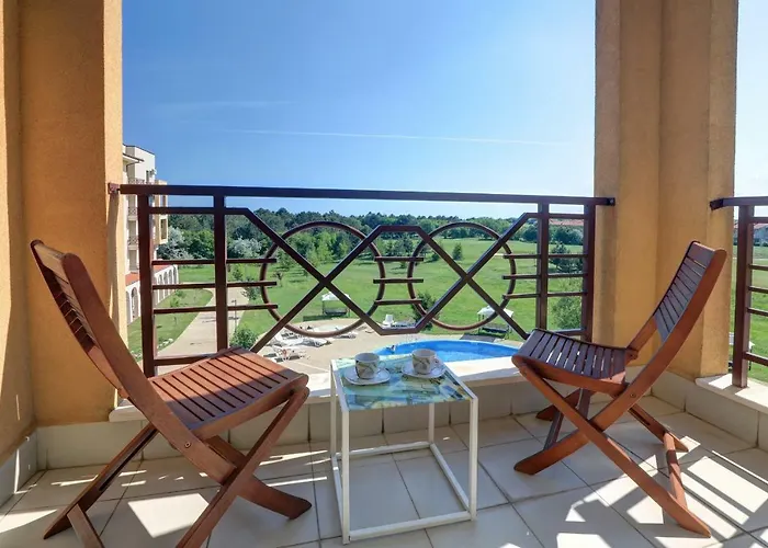 At Lighthouse Golf By Parnas Estate * بالشيك